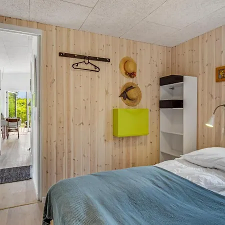 2 Bedroom Awesome In Feriehus Hadsund