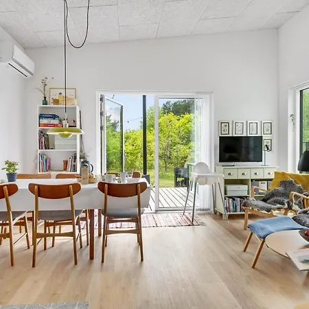 2 Bedroom Awesome In Feriehus *